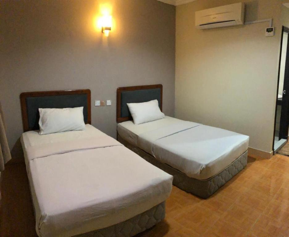 Hotel Perdana Lawas Luaran gambar