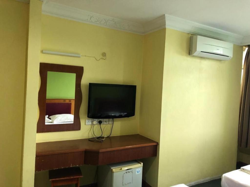 Hotel Perdana Lawas Luaran gambar