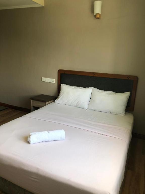Hotel Perdana Lawas Luaran gambar